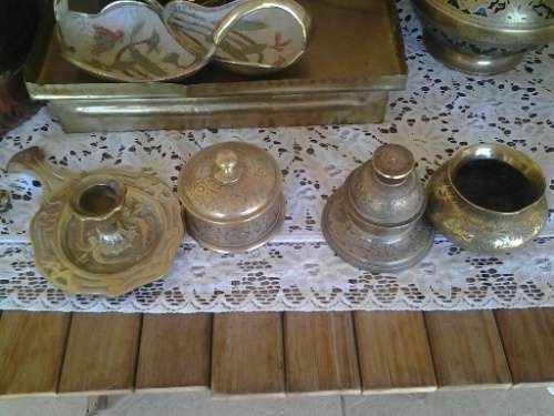 huge job lot of assorted collectable brass wear please view all pictures sold as one lot