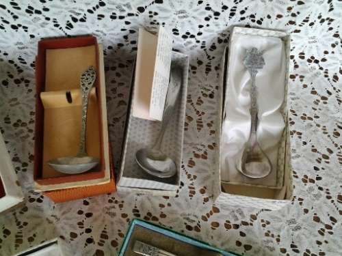 assorted lot of stainless steel cutlery items in there boxes