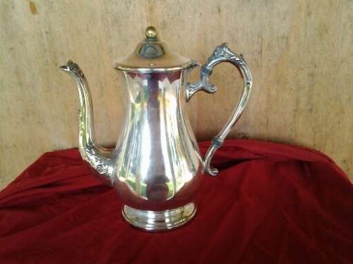 A nice vintage sliver plated tea pot