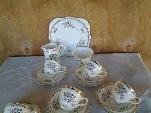 Stunning vintage Royal Grafton porcelain tea set