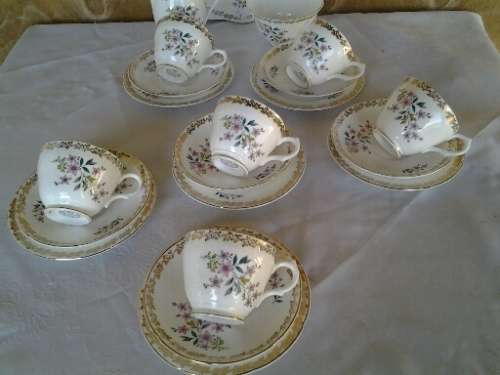 Stunning vintage Royal Grafton porcelain tea set
