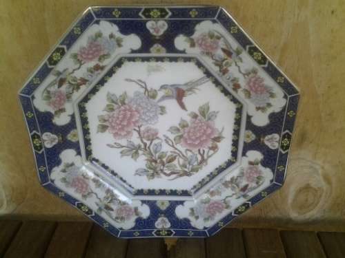 quite large porcelain Imari bird and floarl scene display plate