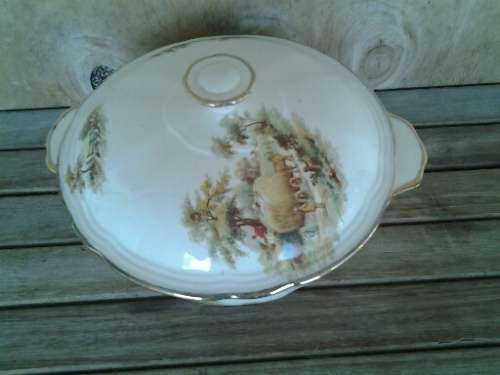 vintage hayride pattern Alfred mekain  veggie dish and lid