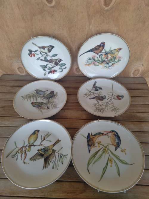 Six stunning  heritage  collection  bird scene plates