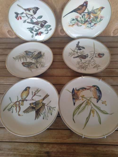 Six stunning  heritage  collection  bird scene plates