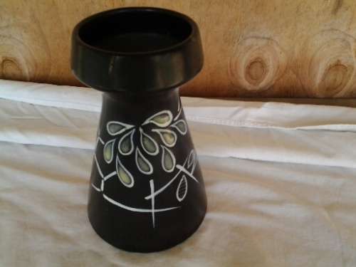 A nice collectable Gouda porcealin vase