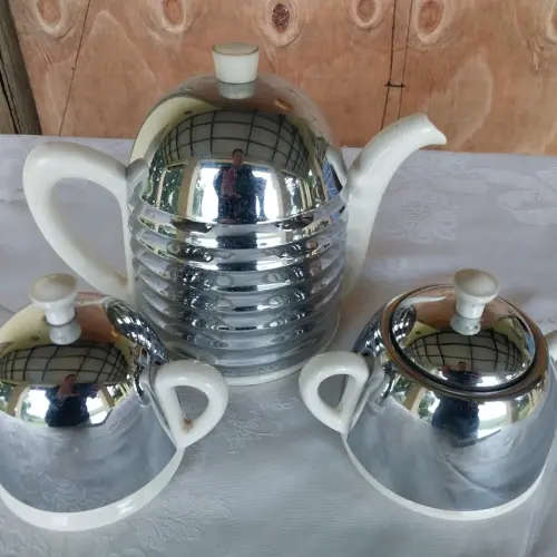 Three peace ever hot tea set