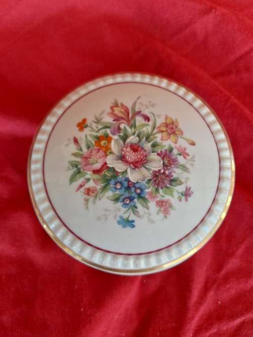 Stunning floarl porcelain limgoues trinket