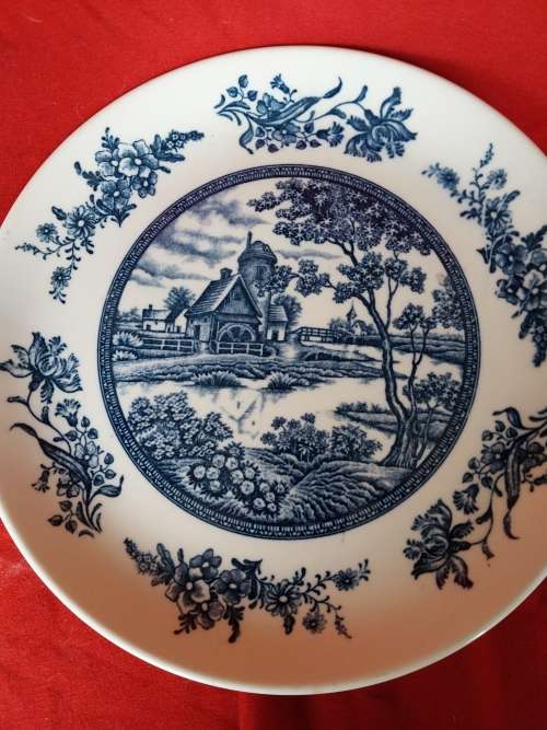 Blue and white marefare display plate