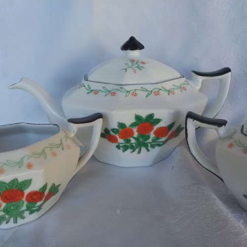 Vintage five roses tea pot and milk and sugar set