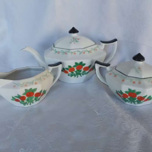 Vintage five roses tea pot and milk and sugar set