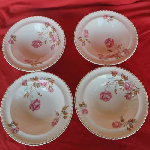 Four pretty Johnson pudding procelain bowls