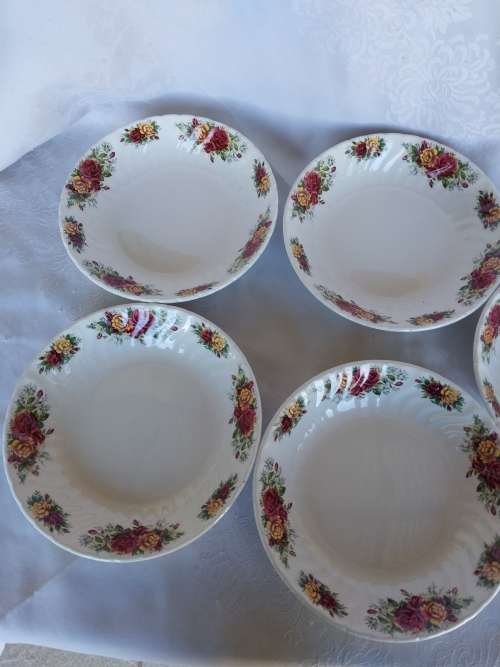 Five pretty Ashley soup bowls
