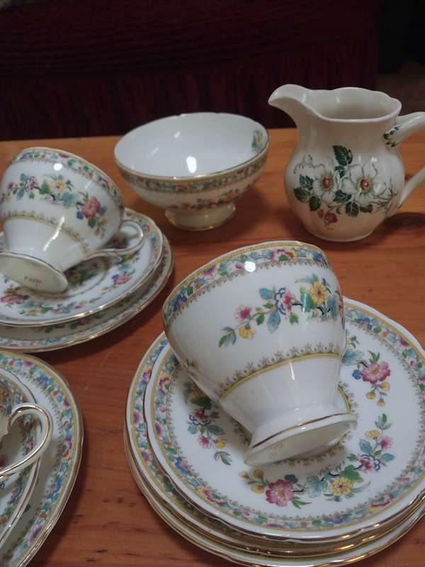 Vintage part tea set