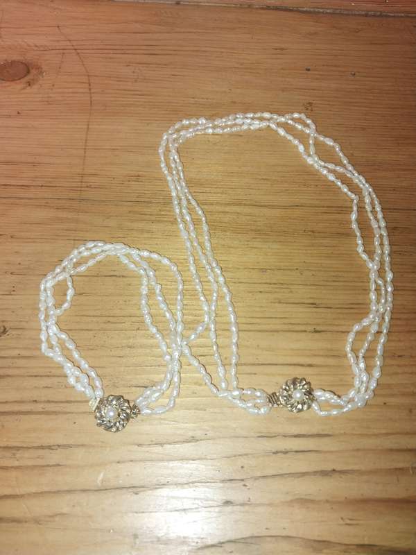 Seeded pearl necklace and bangle set