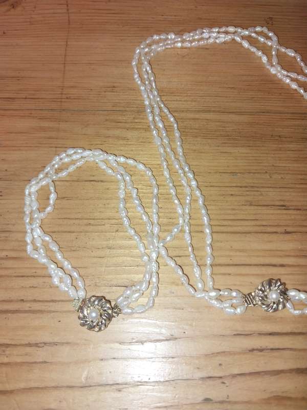 Seeded pearl necklace and bangle set