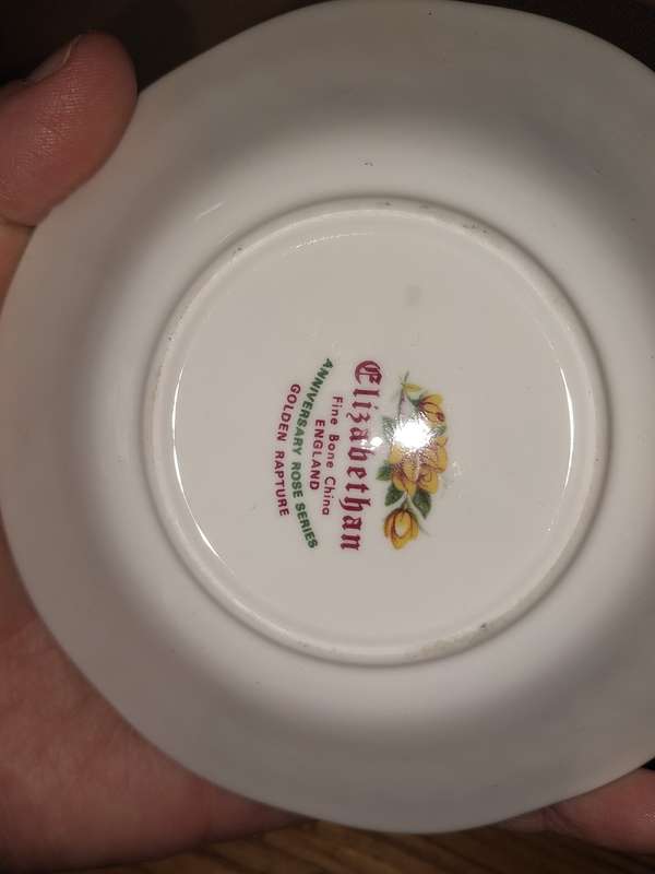 A pair of Elizabethan floarl pin dishes