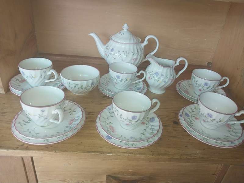 Vintage complete Johnson Brothers summer chintz tea set
