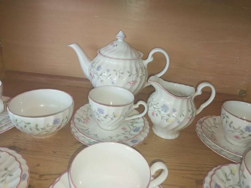 Vintage complete Johnson Brothers summer chintz tea set