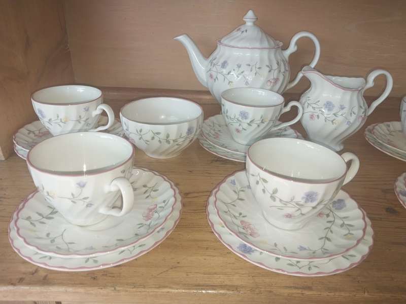 Vintage complete Johnson Brothers summer chintz tea set
