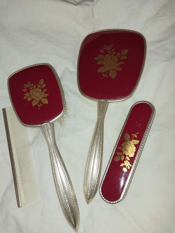 Vintage brush set