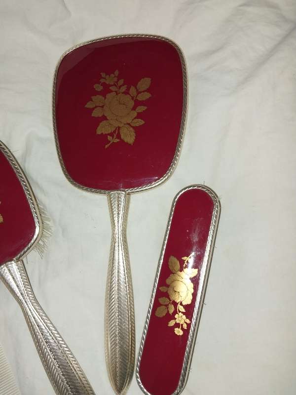 Vintage brush set
