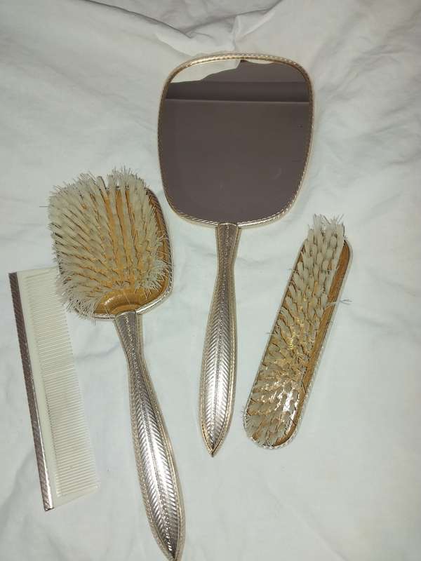 Vintage brush set