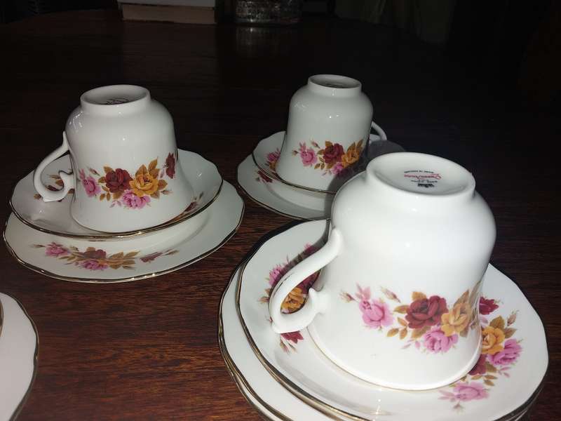 A set of five queen Anne tea cup trios