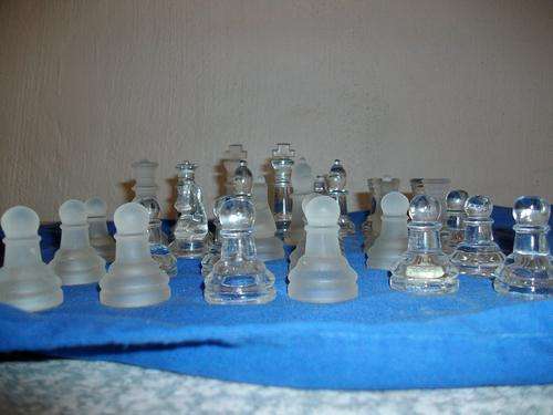 set of glass chess pieces (31) no board