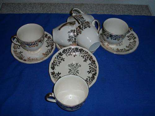 Alfred meakin cups and saucers set of six