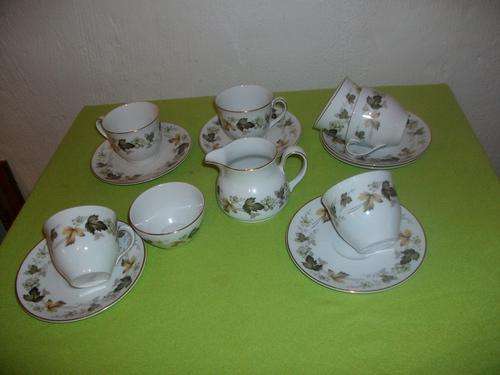 Stunning Royal doulton tea set