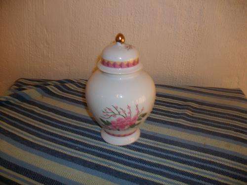 Pretty flower jar / vase