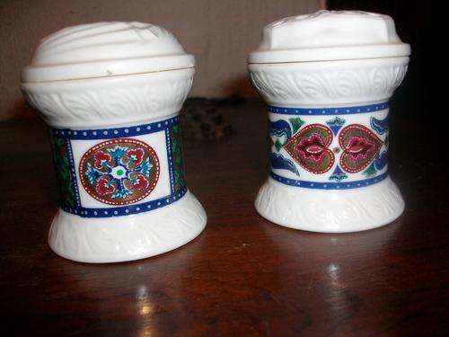 two round trinket boxes made for Elizabeth arden
