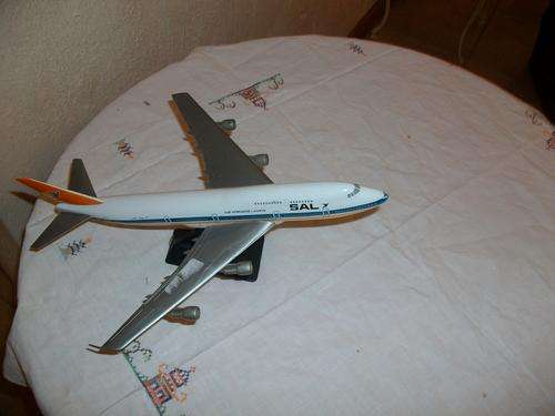 nice model airplane SAL air lines (probably made in china)