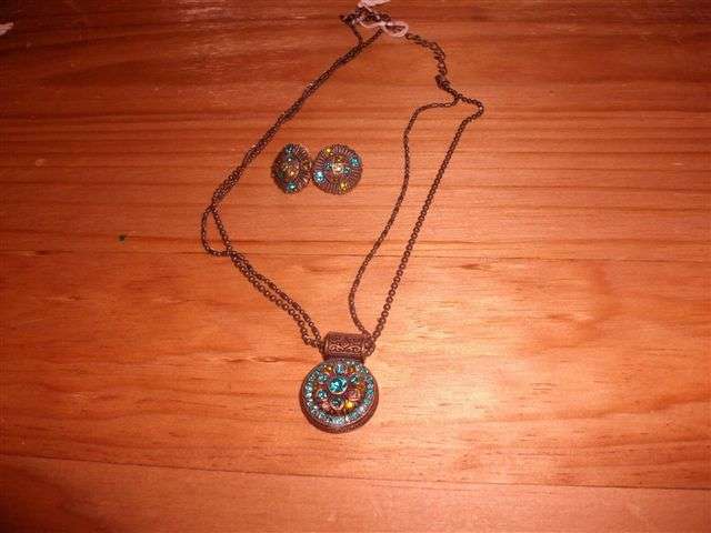 Lovely honey jewellery necklace and earrings set