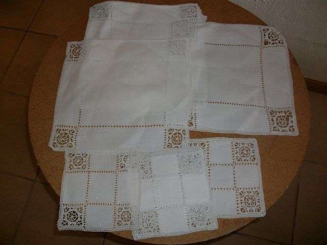 Lovely fine linen set of place mats and coaters