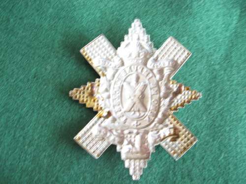 Royal Highlanders, Black Watch WM KC cap badge with scrolls