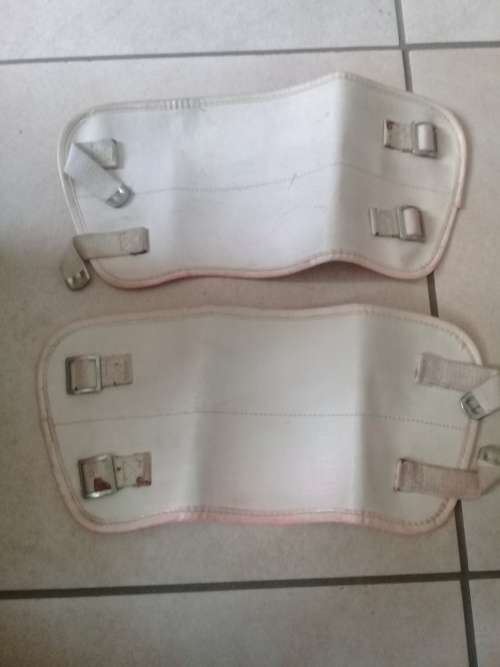 White Puttees / Gaiters size 2; as worn by Transvaal Scottish