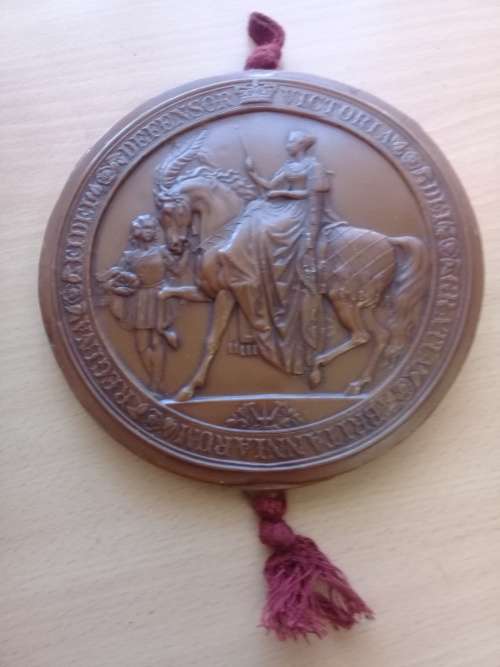 Commemorative coronation plaque to Queen Victoria, 155mm diameter
