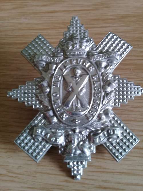Royal Highlanders, Black Watch QVC bonnet badge