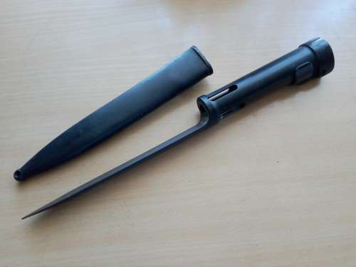 R1 Bayonet with early Border War markings