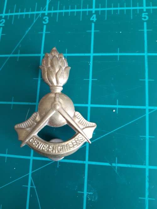 SA Engineers beret badge, (as worn by 2 Mobile Watch which became 1 Para)