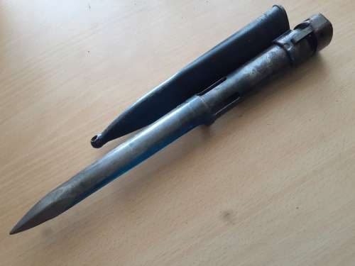 R1 Bayonet (apple corer,) No 143033, UM
