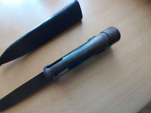 R1 Bayonet (apple corer,) No 143033, UM