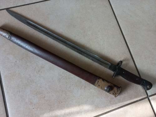 1907 Lee Enfield Wilkinson Bayonet, scabbard painted for N Africa, Mangrovite 41 on scabbard