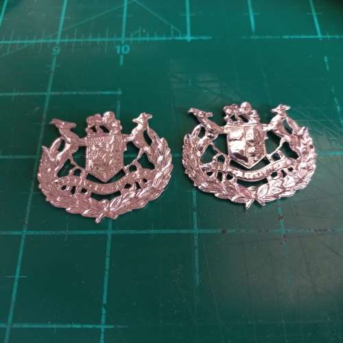 SADF WO2 chrome sleeve badge pair all pins