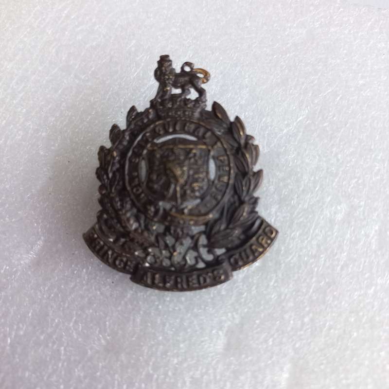 WWII Prince Alfred`s Guard bronze Beret badge, Owen 51