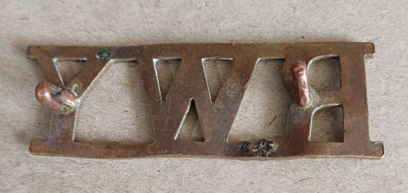 British Army, Royal Wiltshire Yeomanry large and normal brass titles