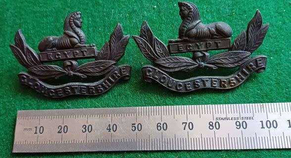 British Army, Gloucester Regt OSD bronze, facing pair, collars