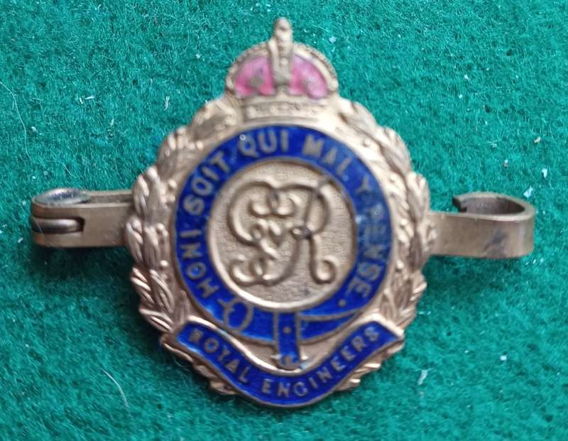 British Army, Royal Engineers KGV, pre 1936, brass & enamel sweetheart badge